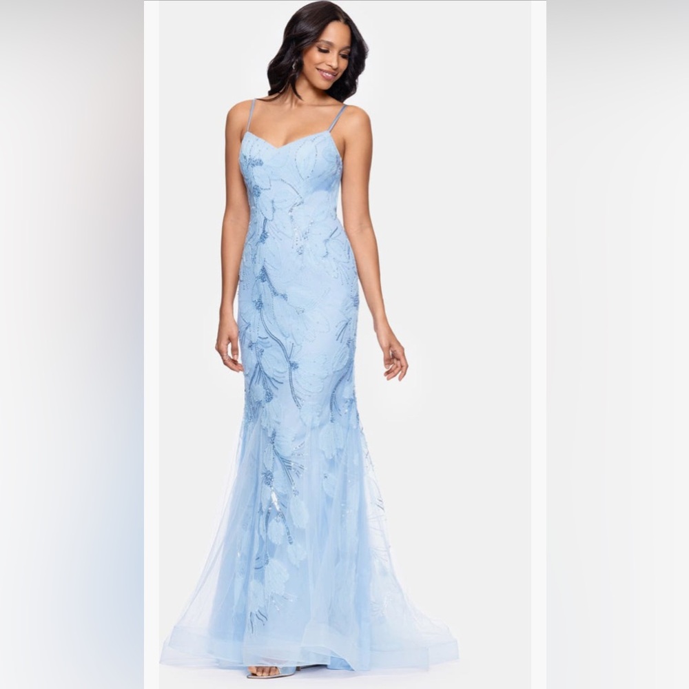 Betsy & Adam Embellish Floral Appliqué Mermaid Gown
